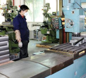 認真上班的同事！